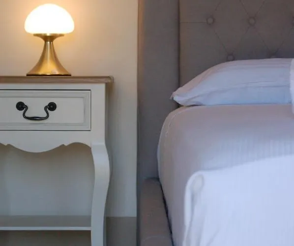 Residenza D'epoca Cavaliere - Romantic 게스트하우스 비보나